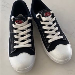 Skechers Women's   Roadies True Roots Sneaker